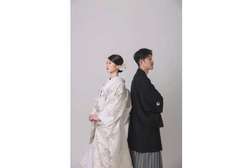 背中合わせ