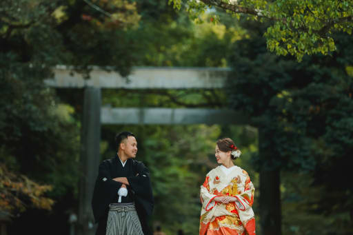 鳥居をバック