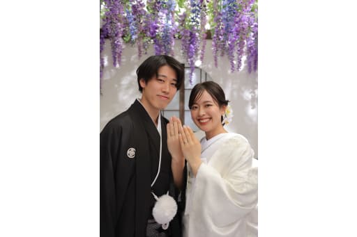 藤棚の下で満面の笑み！