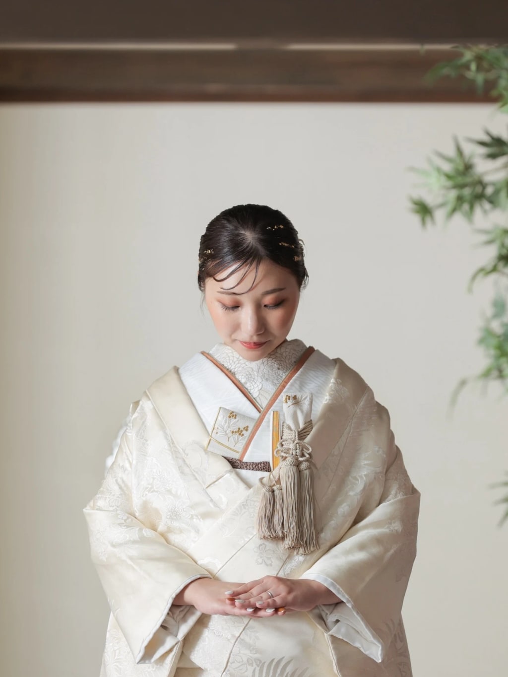 綺麗め艶シニヨン | デコルテフォトグラフィー | 前撮り・フォトウェディング