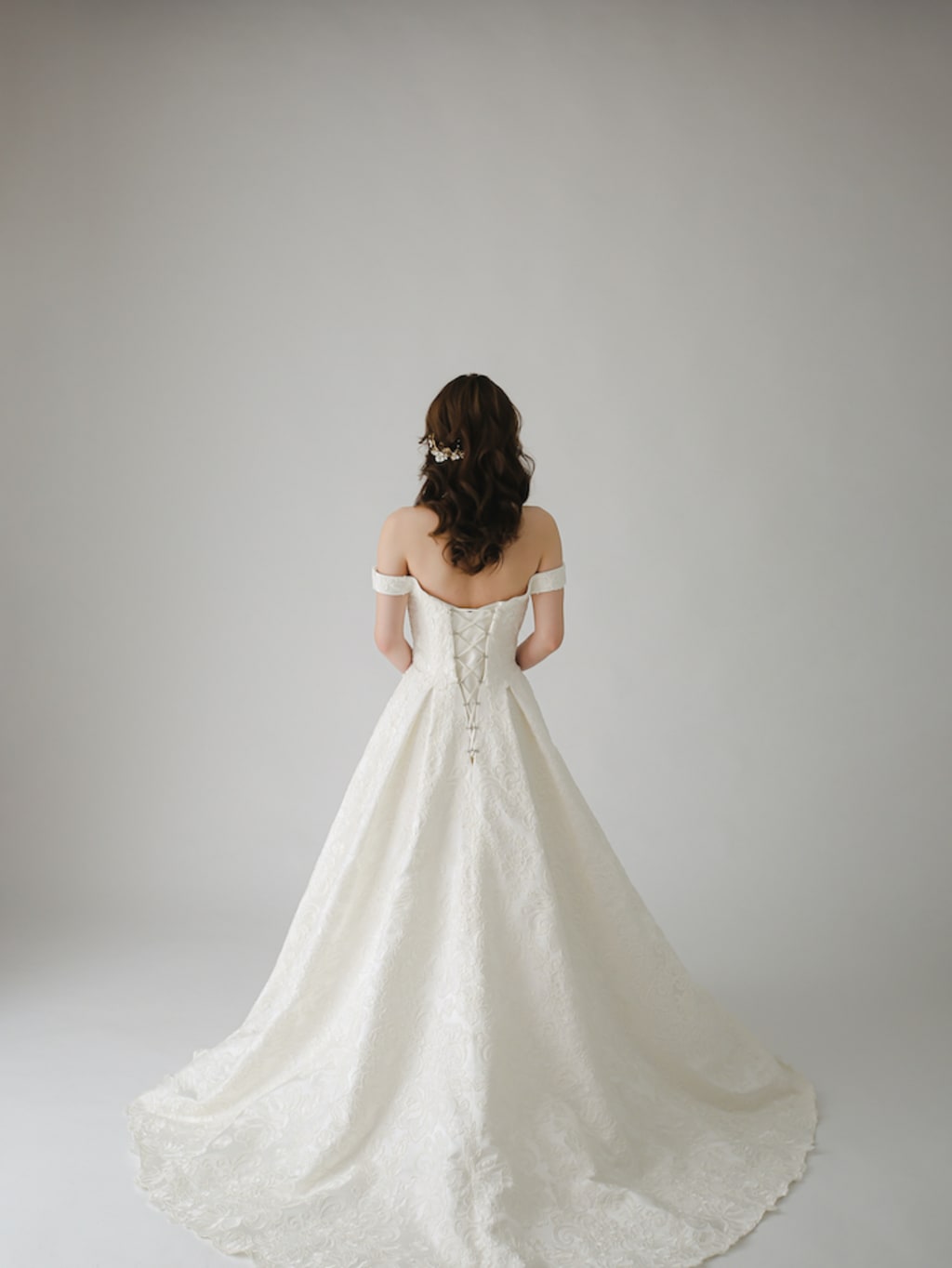 洋装ダウンスタイル | デコルテフォトグラフィー | 前撮り・フォトウェディング