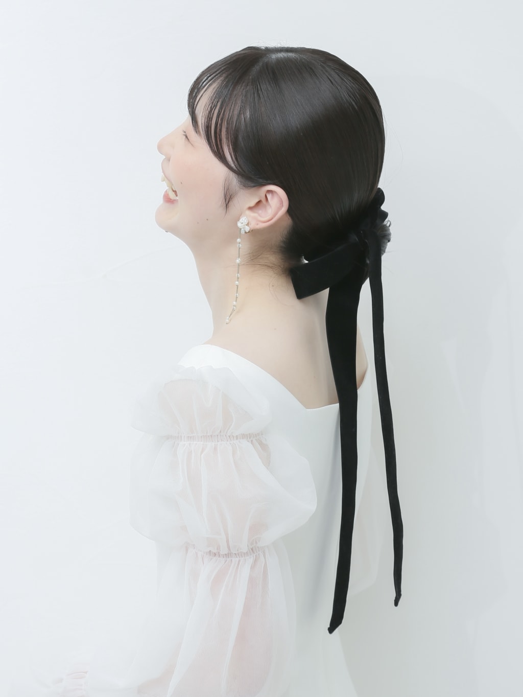 タイトシニヨン×ロングリボン | デコルテフォトグラフィー | 前撮り・フォトウェディング