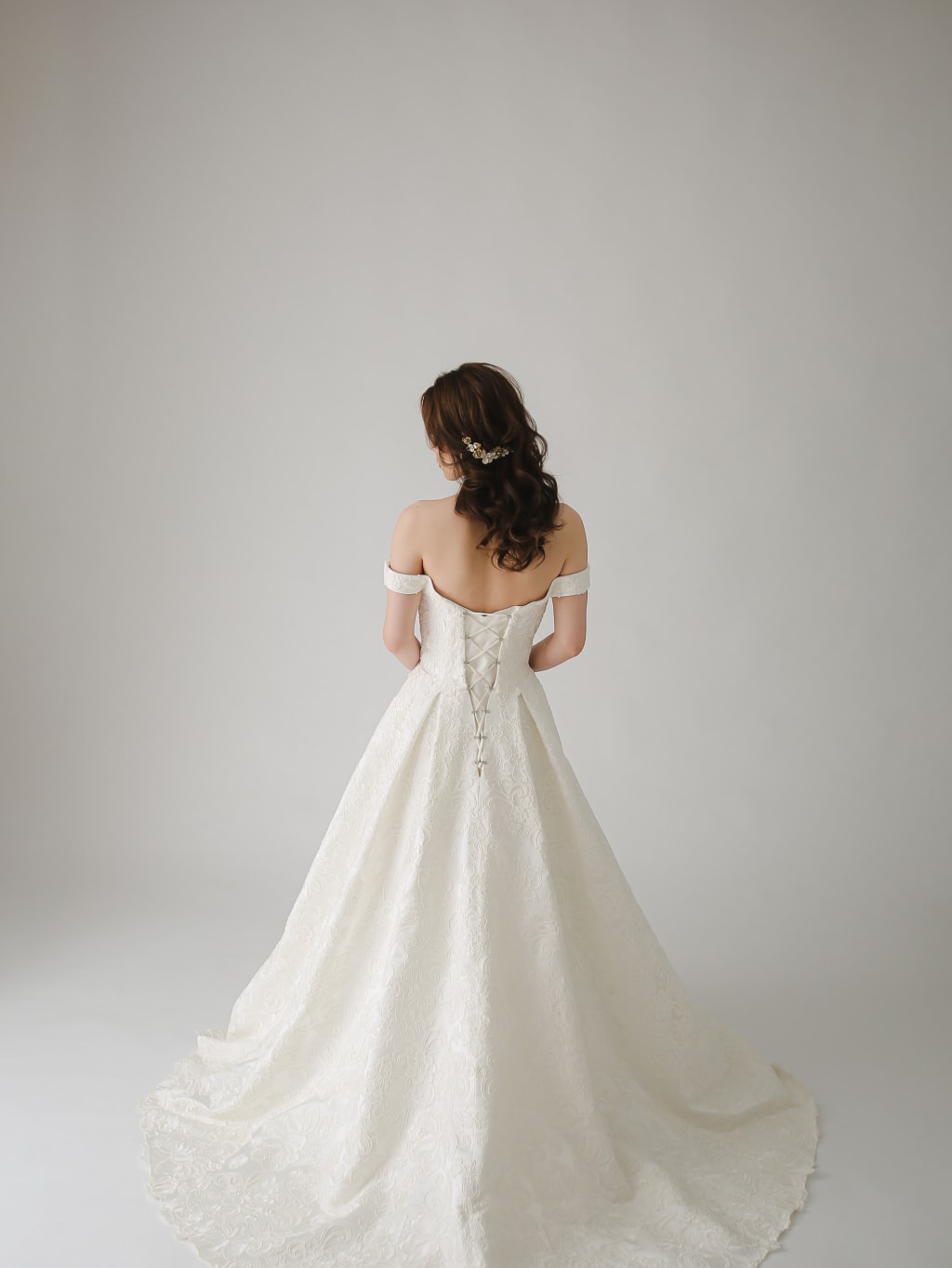 洋装ダウンスタイル | デコルテフォトグラフィー | 前撮り・フォトウェディング