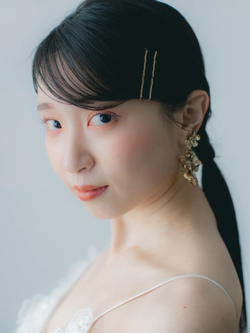 洋装ヘアスタイル | デコルテフォトグラフィー | 前撮り・フォトウェディング