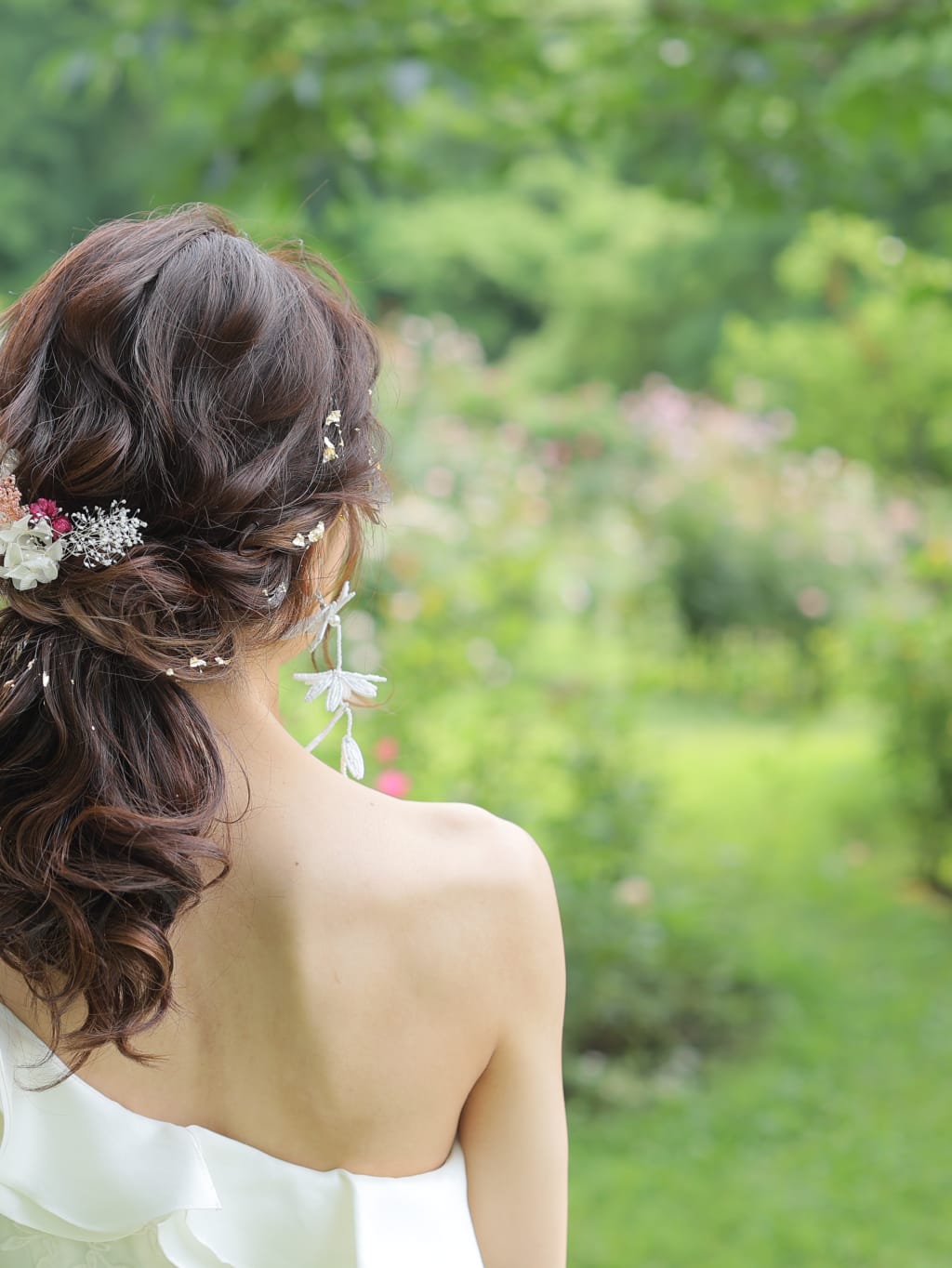 洋装ヘアスタイル | デコルテフォトグラフィー | 前撮り・フォトウェディング