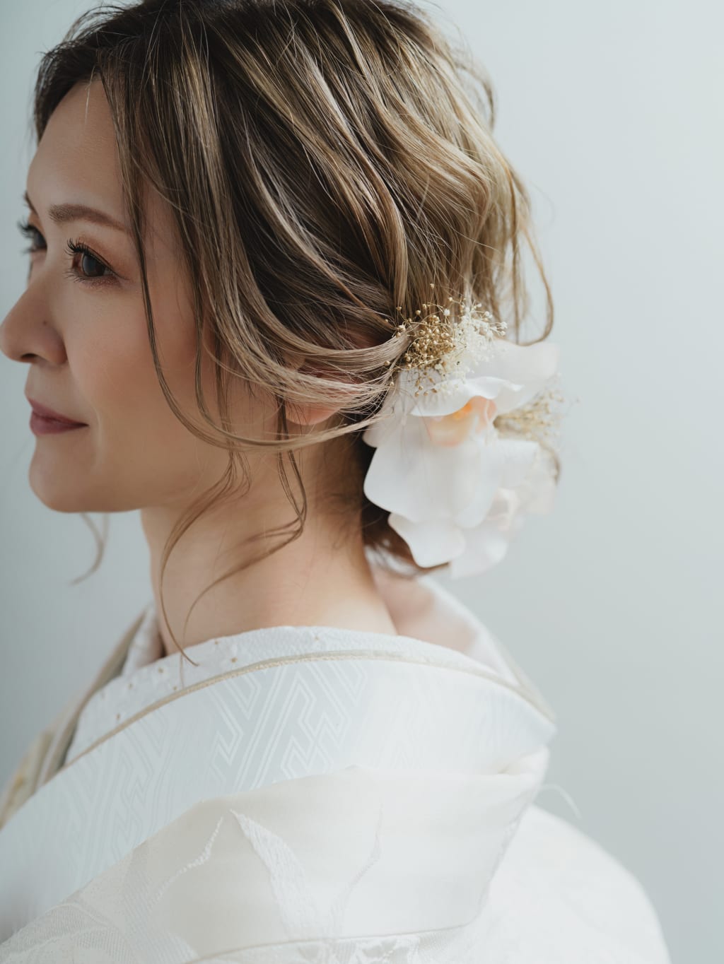 ゆるふわシニヨン | デコルテフォトグラフィー | 前撮り・フォトウェディング