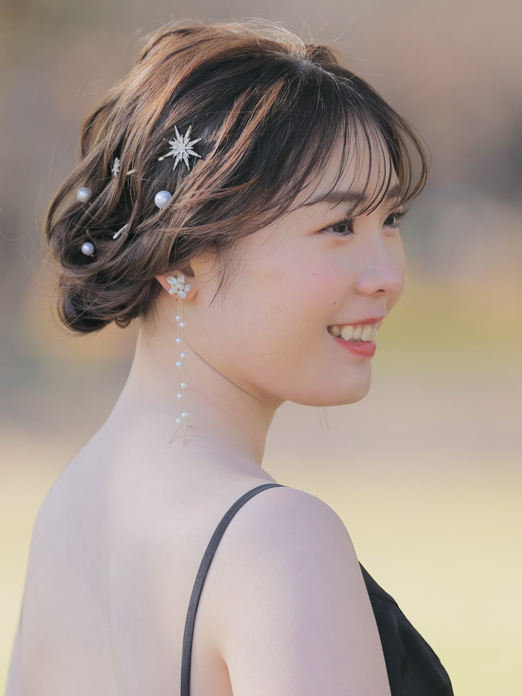 ゆるめツインシニヨン | デコルテフォトグラフィー | 前撮り・フォトウェディング