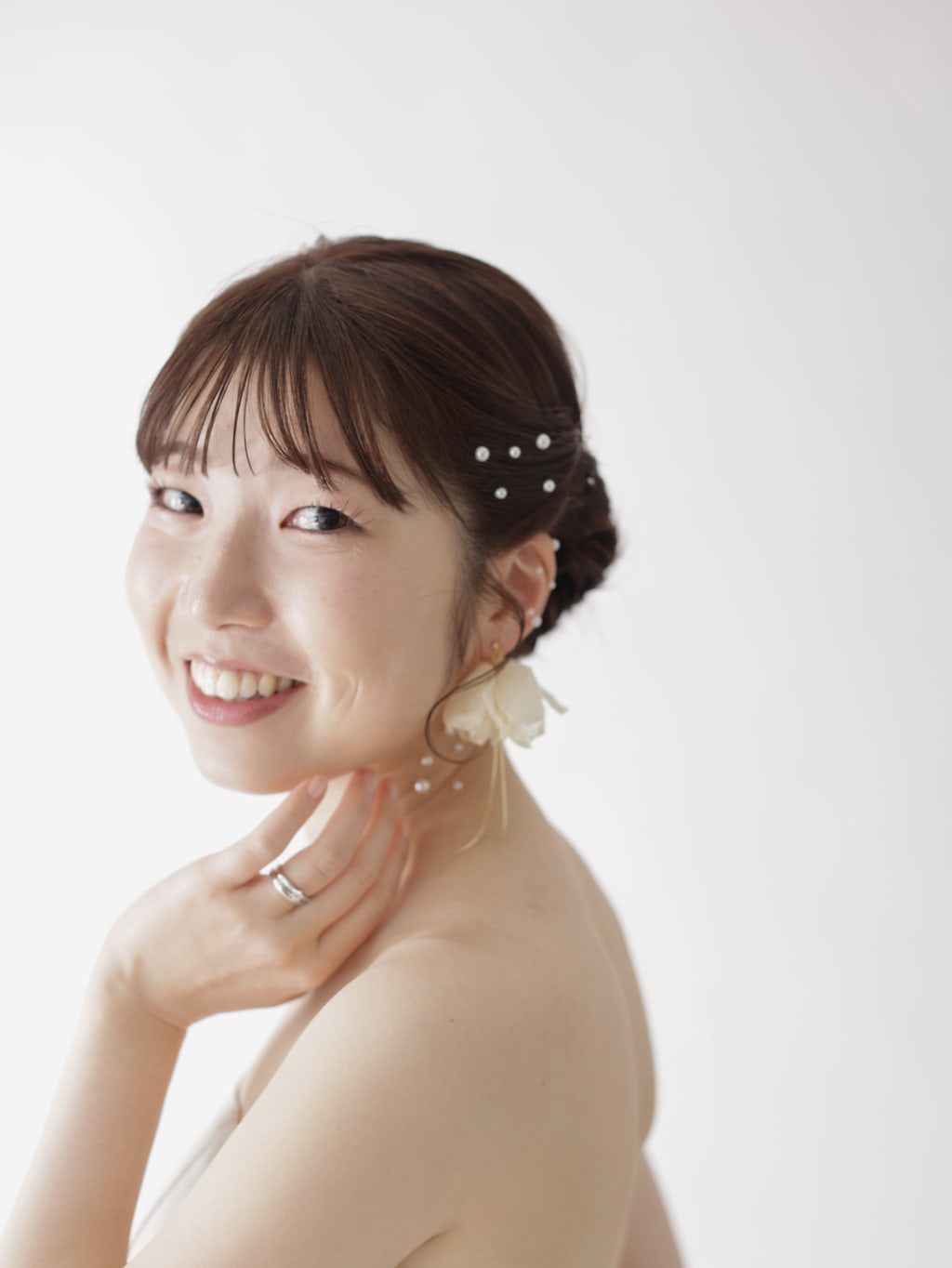 ボブでもできるヘア | デコルテフォトグラフィー | 前撮り・フォトウェディング