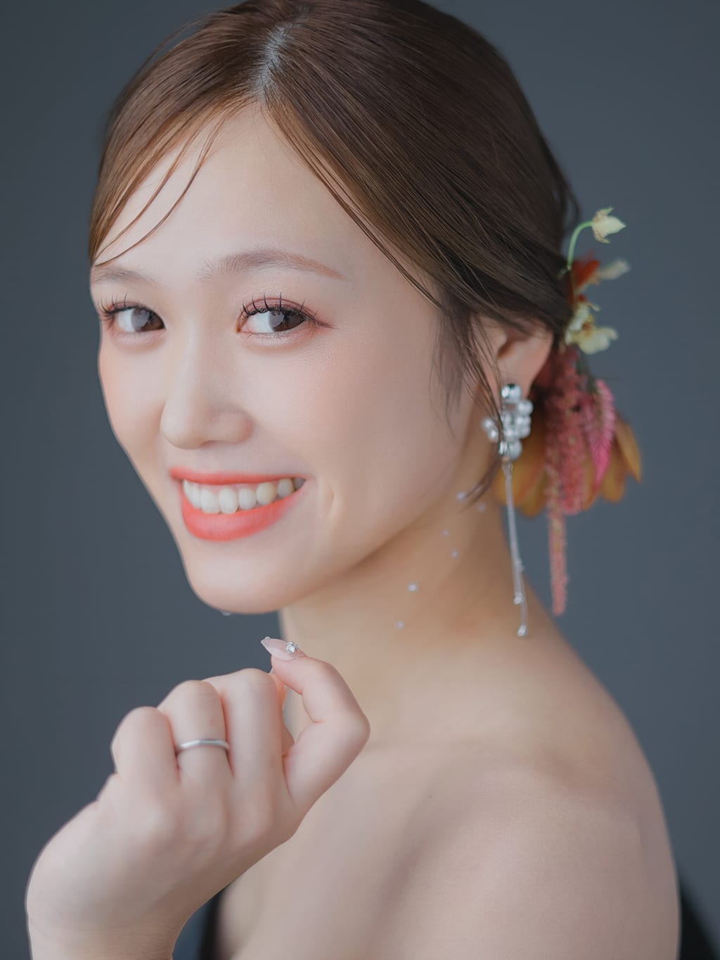 綺麗めシニヨン | デコルテフォトグラフィー | 前撮り・フォトウェディング