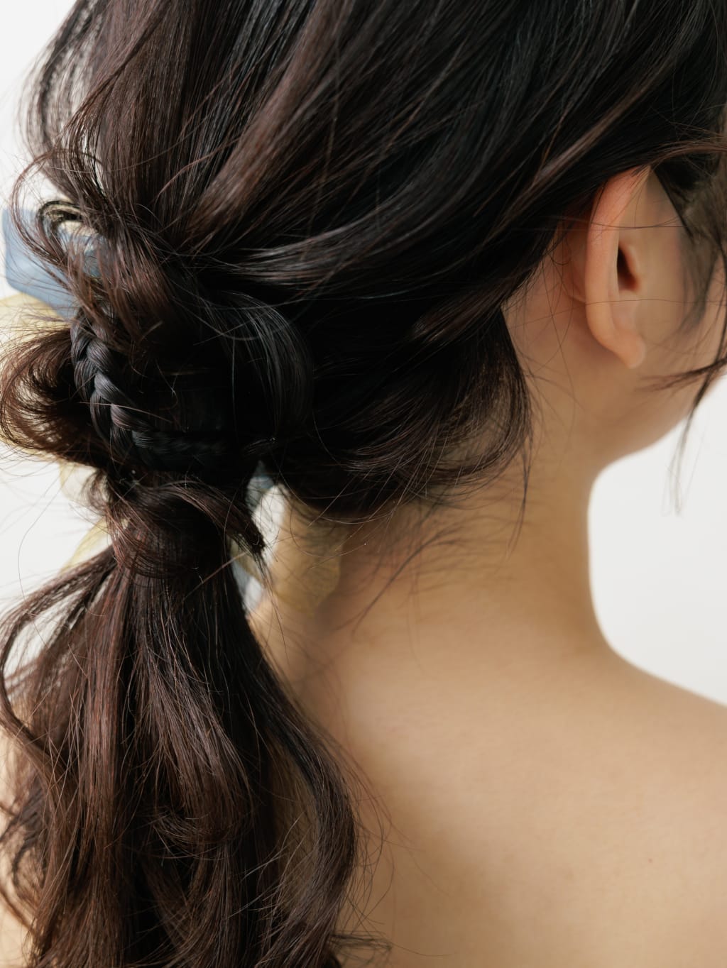 ポイントで個性をローポニー | デコルテフォトグラフィー | 前撮り・フォトウェディング