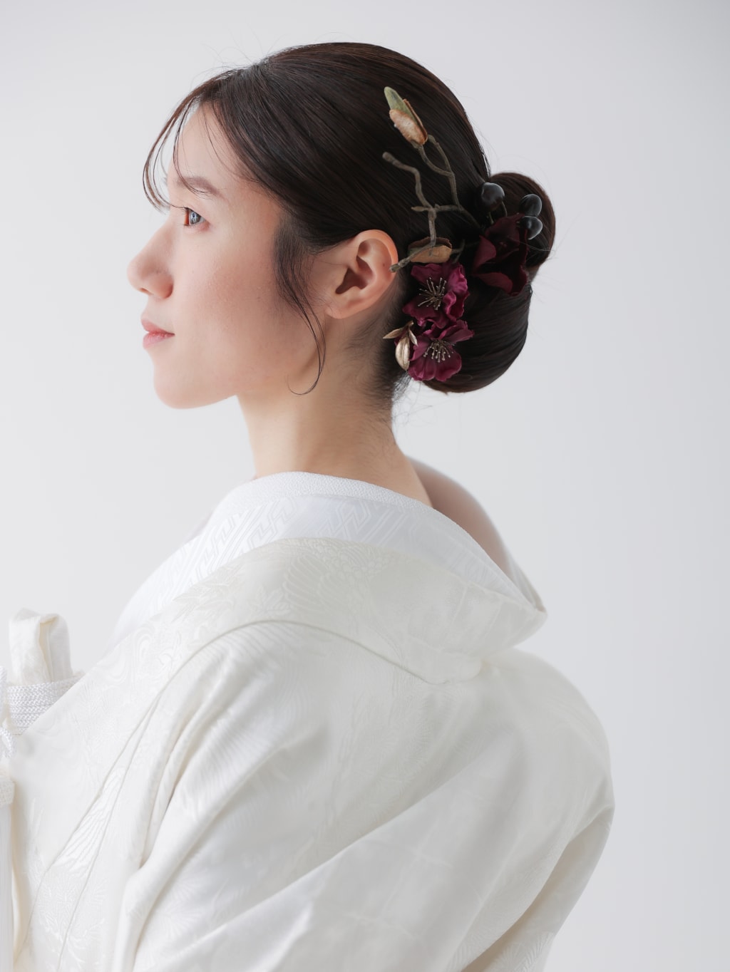 ツインシニヨン×カチモリヘアー | デコルテフォトグラフィー | 前撮り・フォトウェディング