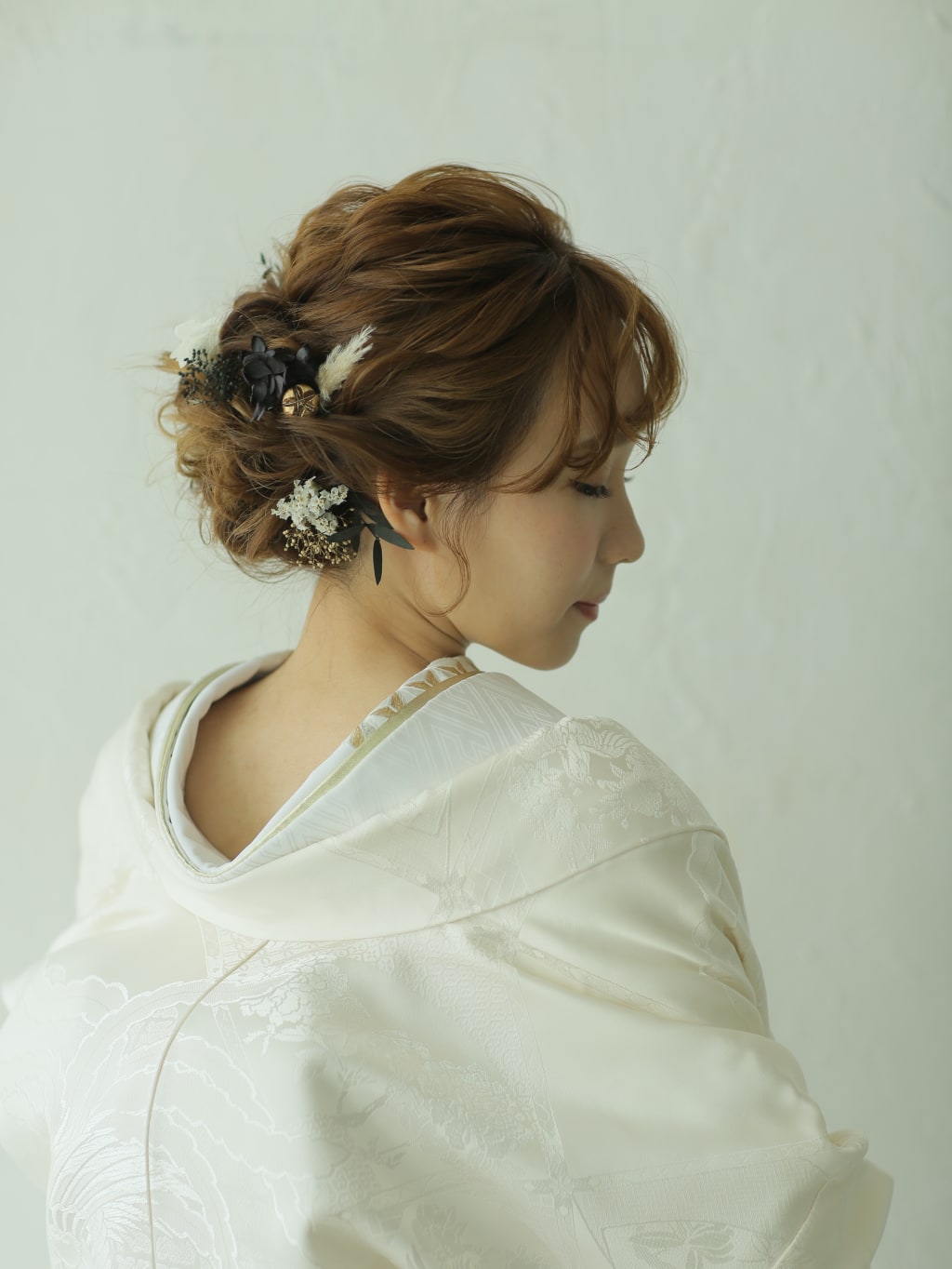 前髪ゆるっとアップスタイル | デコルテフォトグラフィー | 前撮り・フォトウェディング