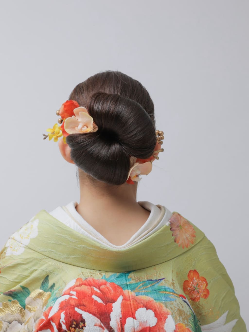 一癖あり！ツルットシニヨン | デコルテフォトグラフィー | 前撮り・フォトウェディング