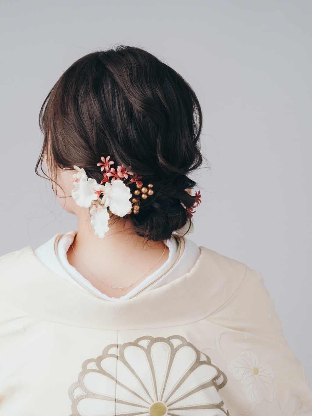 ゆるふわシニヨン | デコルテフォトグラフィー | 前撮り・フォトウェディング