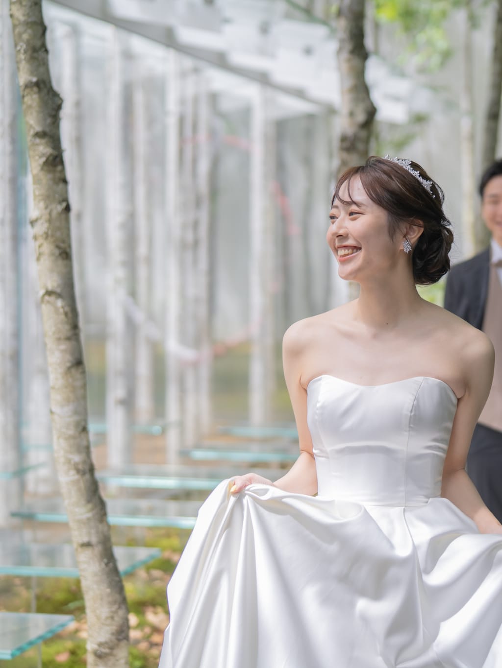 チャペルに合うシンプルシニョン | デコルテフォトグラフィー | 前撮り・フォトウェディング