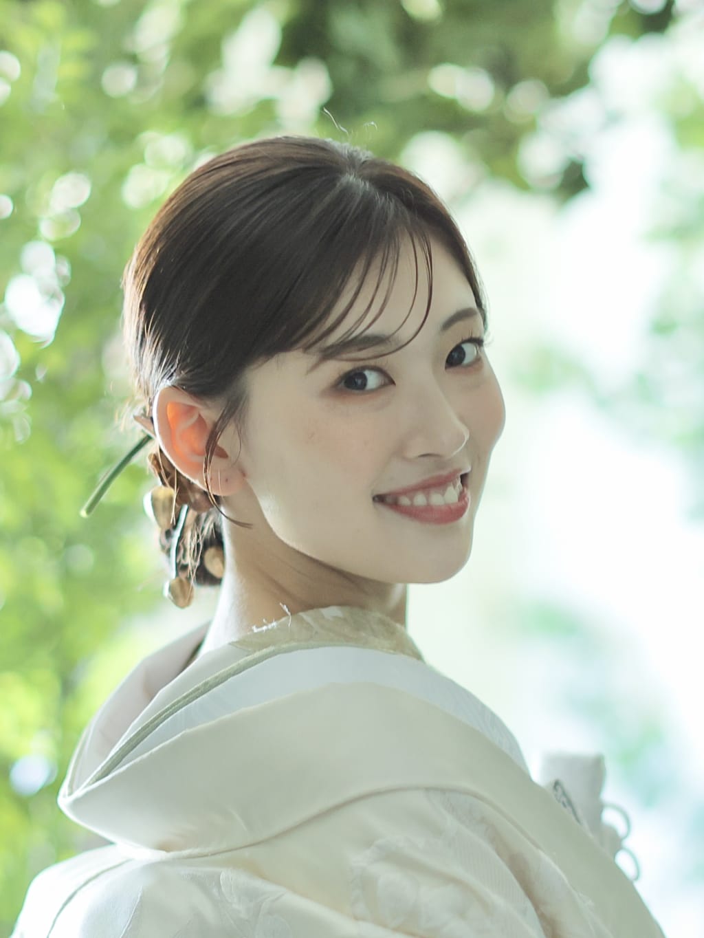 タイトリボンシニヨン | デコルテフォトグラフィー | 前撮り・フォトウェディング