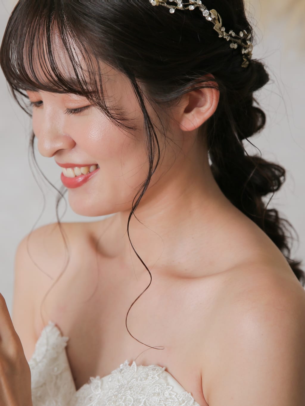 洋装ヘアスタイル | デコルテフォトグラフィー | 前撮り・フォトウェディング