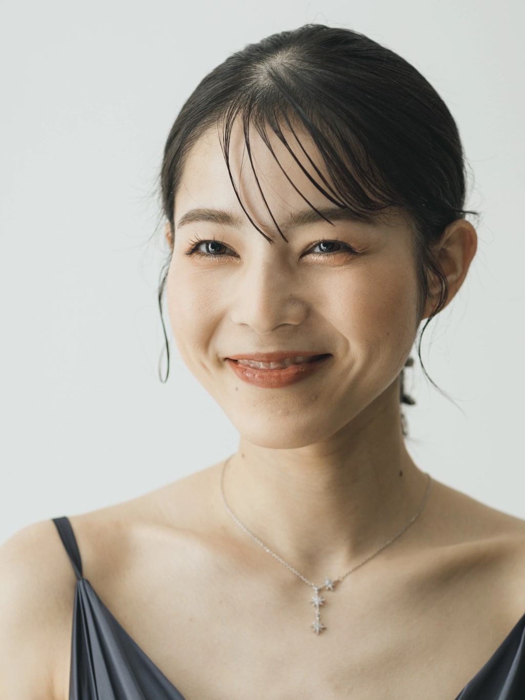 洋装ヘア | デコルテフォトグラフィー | 前撮り・フォトウェディング