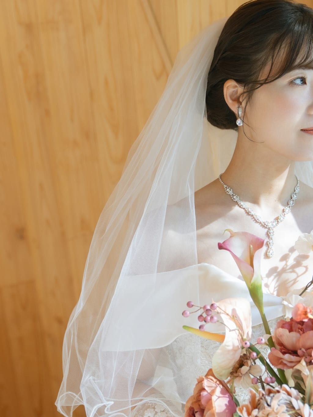 洋装ヘアスタイル | デコルテフォトグラフィー | 前撮り・フォトウェディング