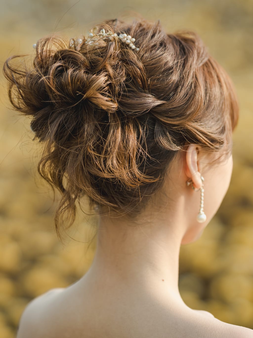 ふわふわ高めシニヨン | デコルテフォトグラフィー | 前撮り・フォトウェディング