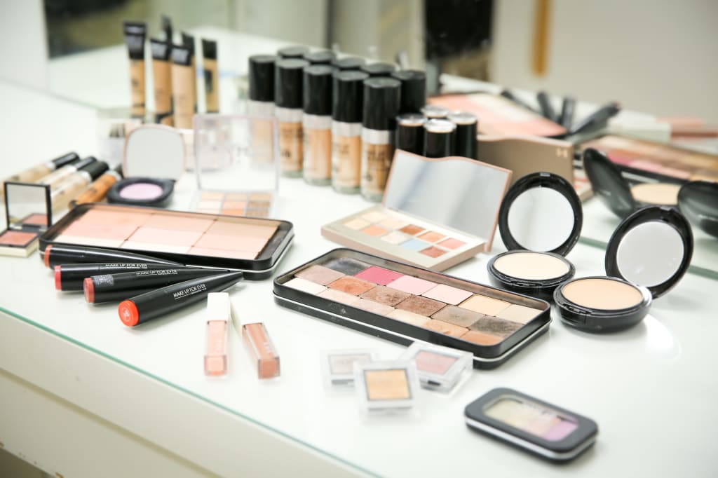 結婚写真専門店、スタジオTVBだからこそできるプロのメイク