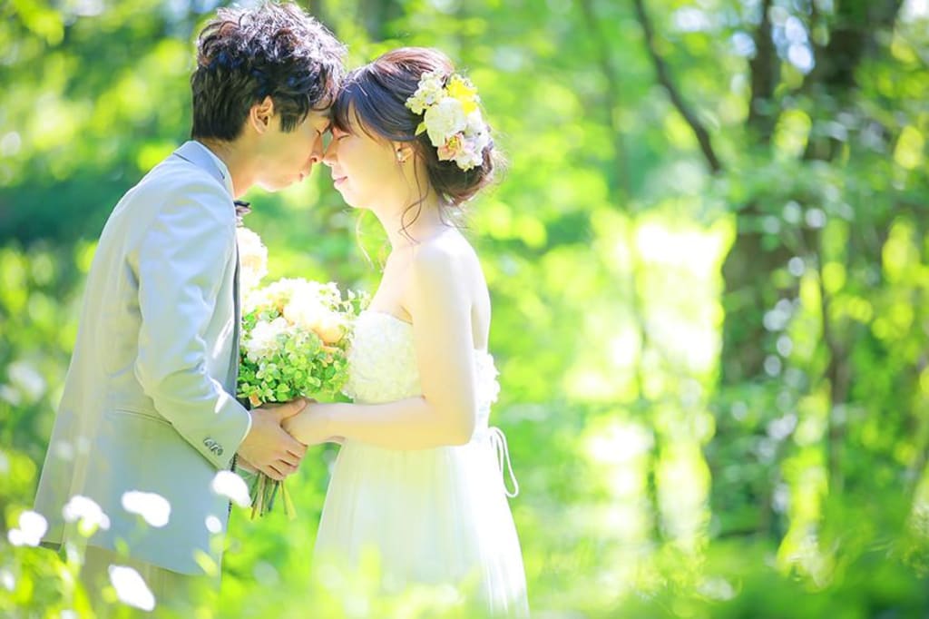 絵本のようなウェディングフォト デコルテフォトグラフィー 前撮り フォトウェディング