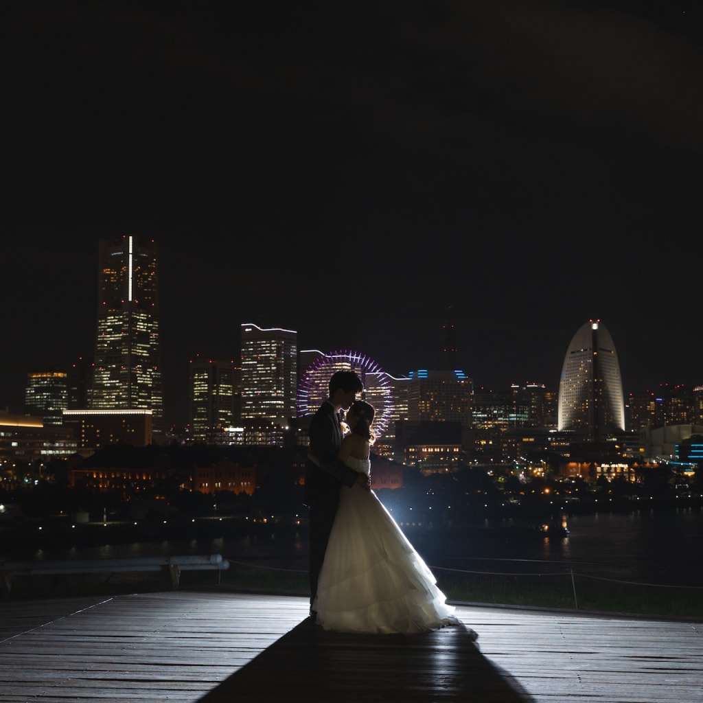みなとみらいの夜景でウエディングフォト【洋装ロケーション】