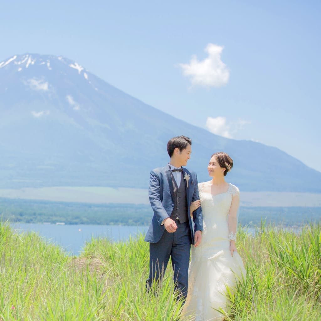 5月からお勧めの洋装富士ロケーションプランの絶景お花畑