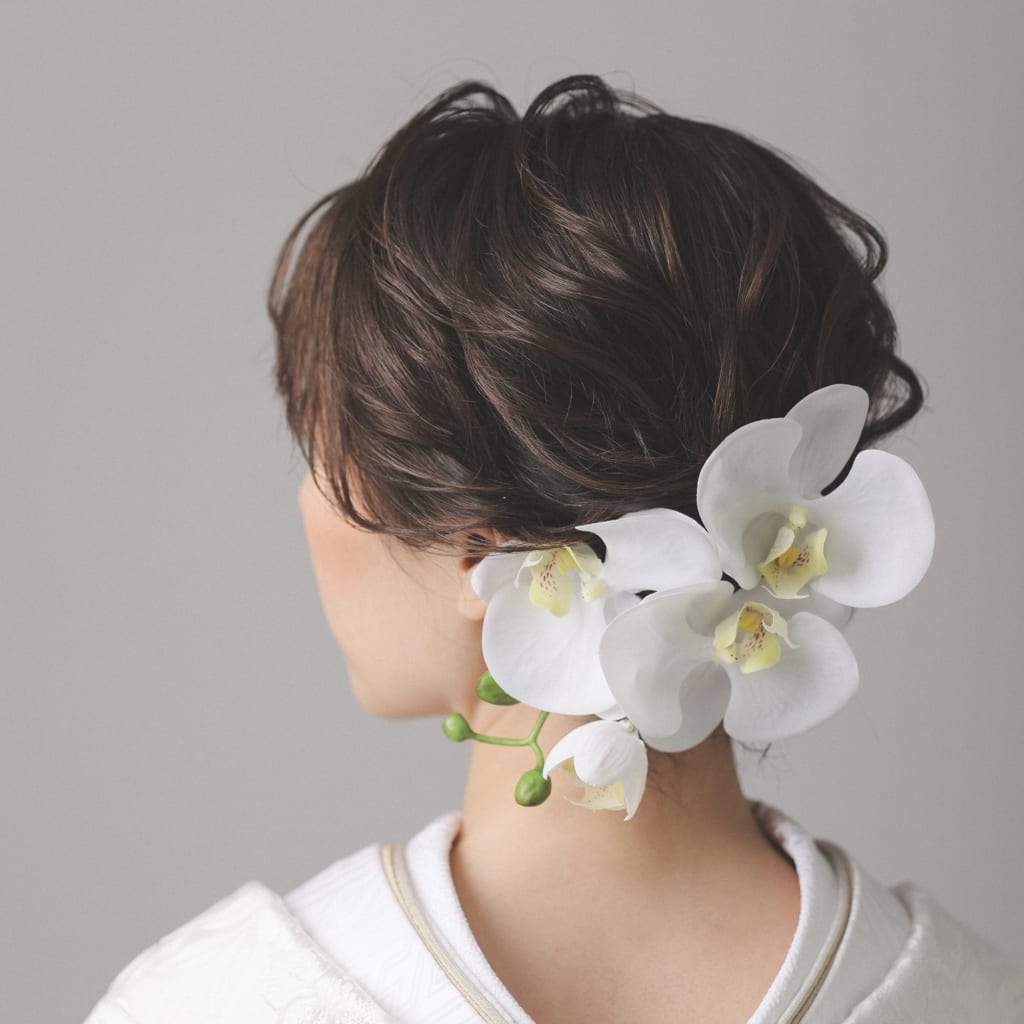 ショートヘアでのアップスタイル