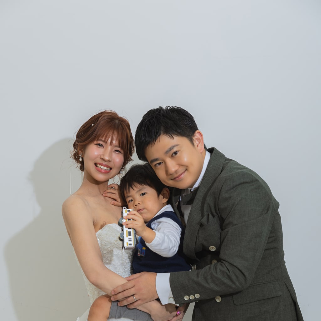 お子様と一緒にチャペルフォト♩