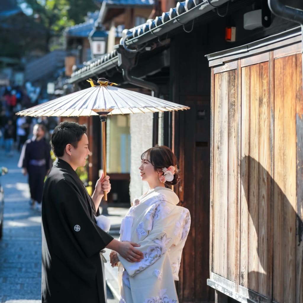 冬の八坂で心温まるウェディングフォト