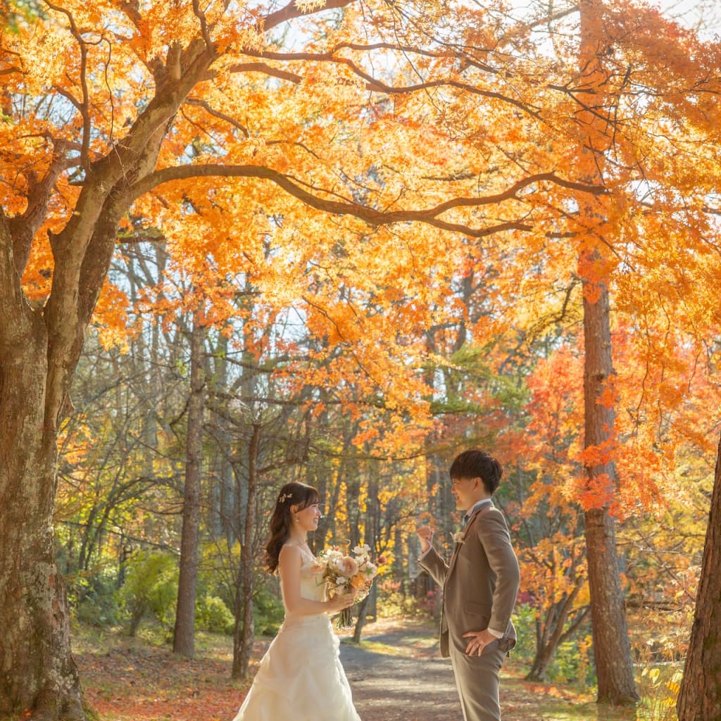 秋はチャペル＋紅葉ロケーションがおすすめ！