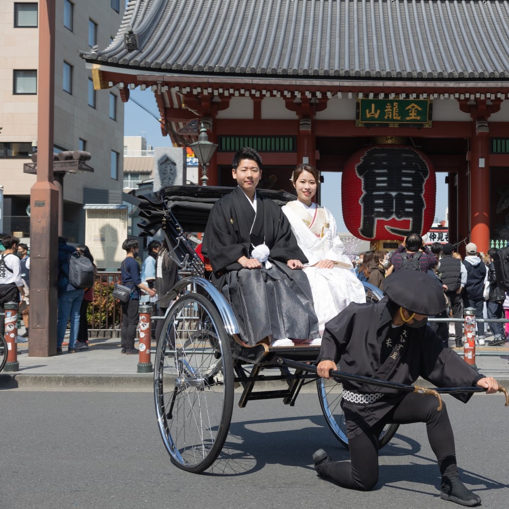  人力車に乗って浅草の名所を巡るロケーションプラン