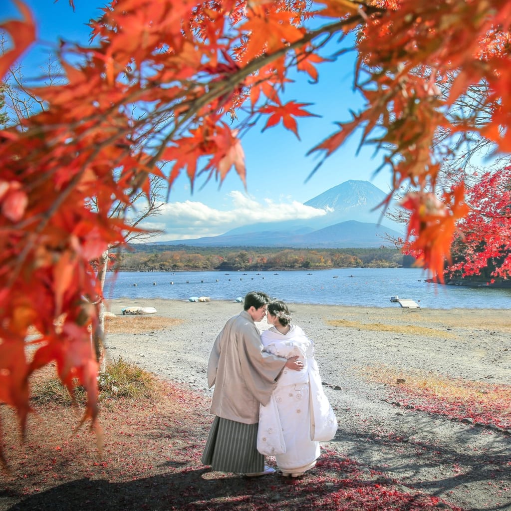 秋の紅葉と富士山和装ロケーションフォト
