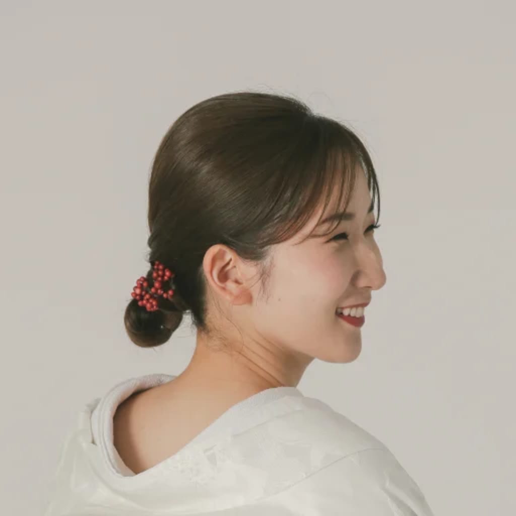 シンプルシニヨン