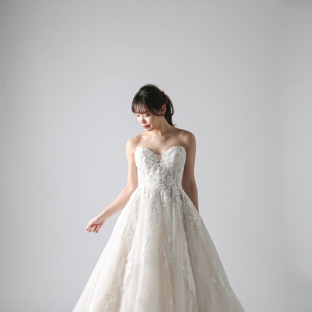 Aラインドレスをご紹介♪