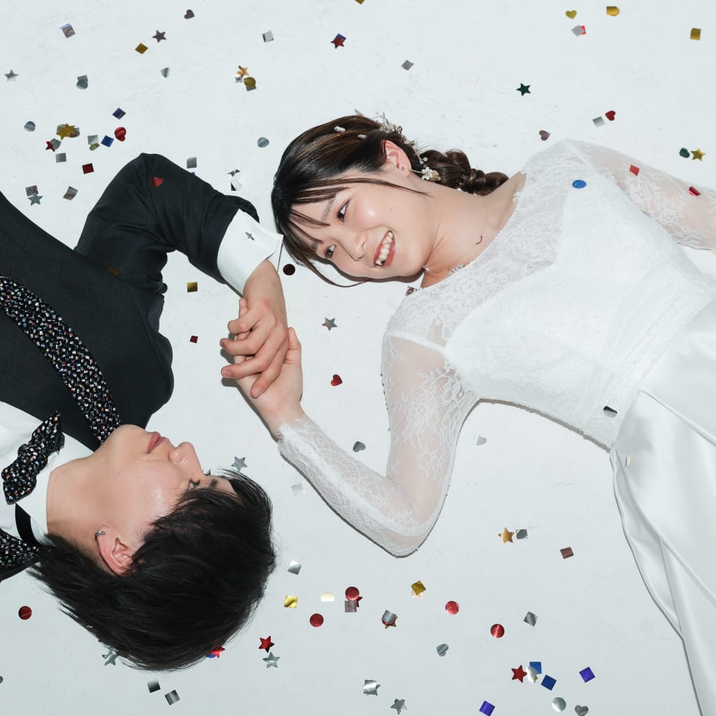 クラッカーで盛り上がる！洋装ハウススタジオ