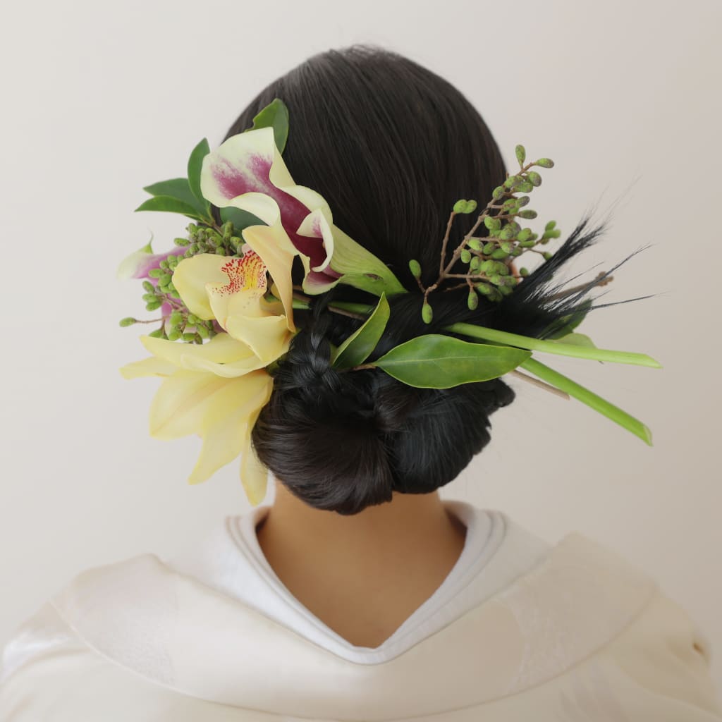 和装シニヨンヘア生花アレンジ