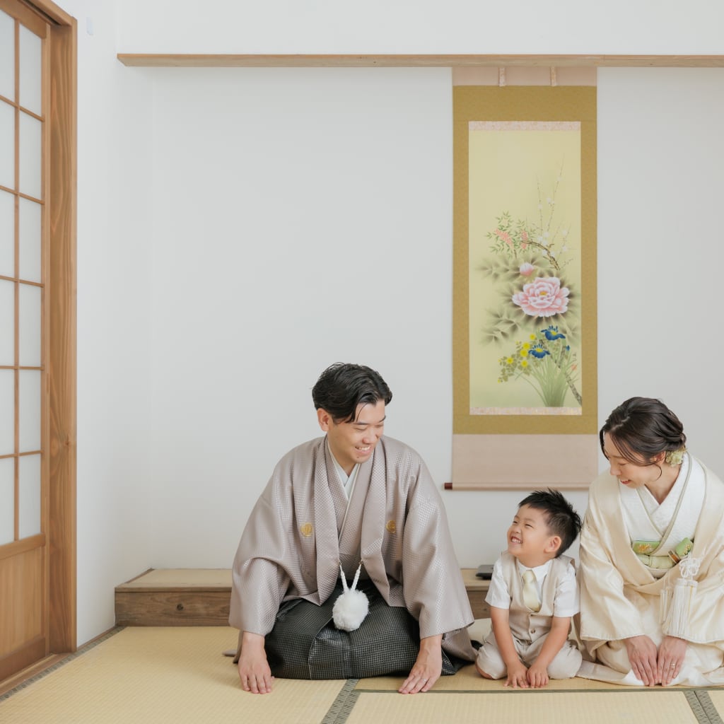 お子様も一緒に楽しく家族でスタジオ撮影♪