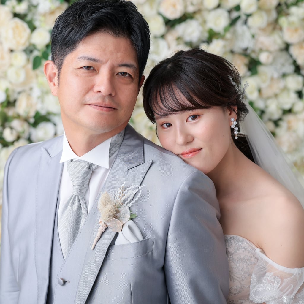 ウェディングドレスもカラードレスも！