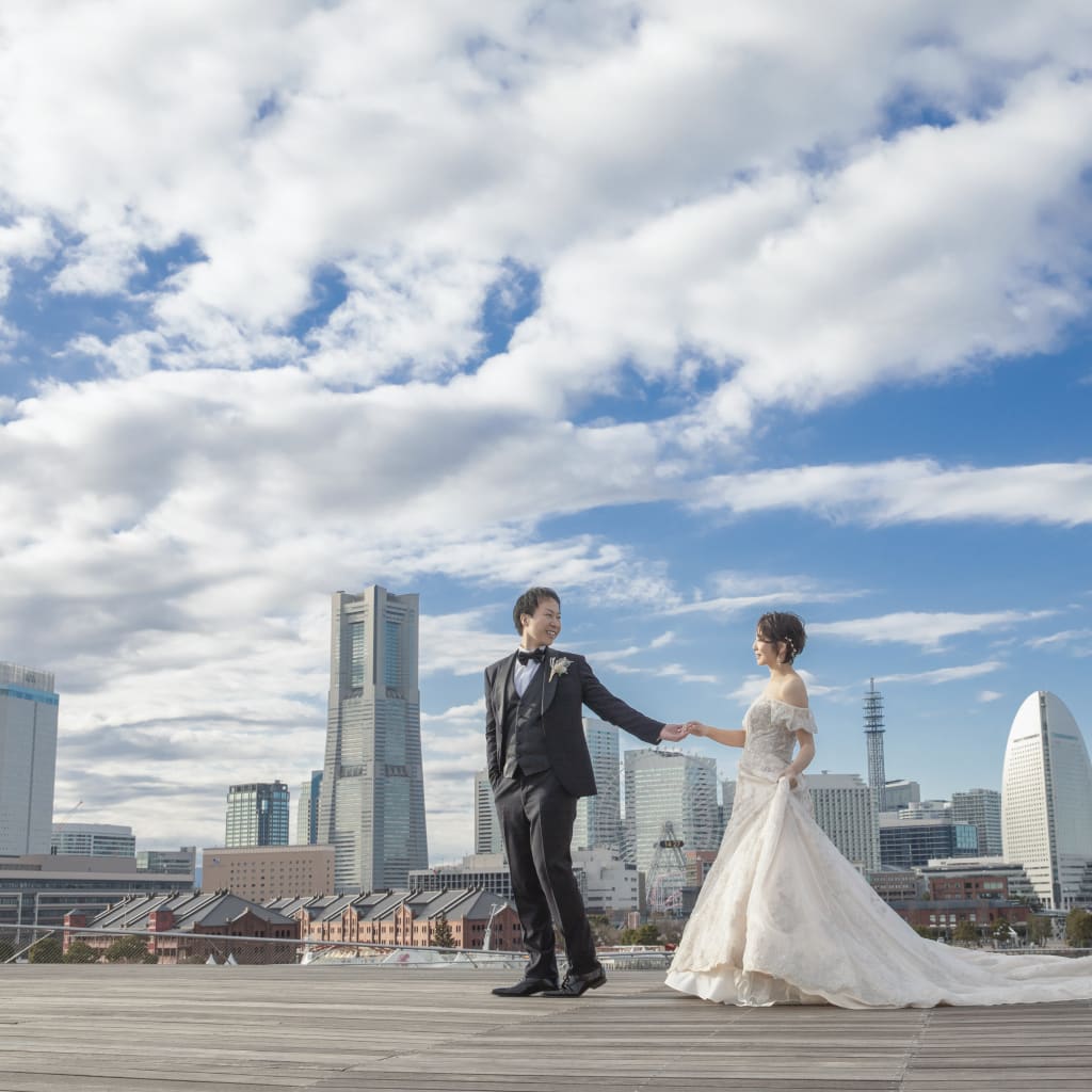 青空背景に爽やかな大桟橋
