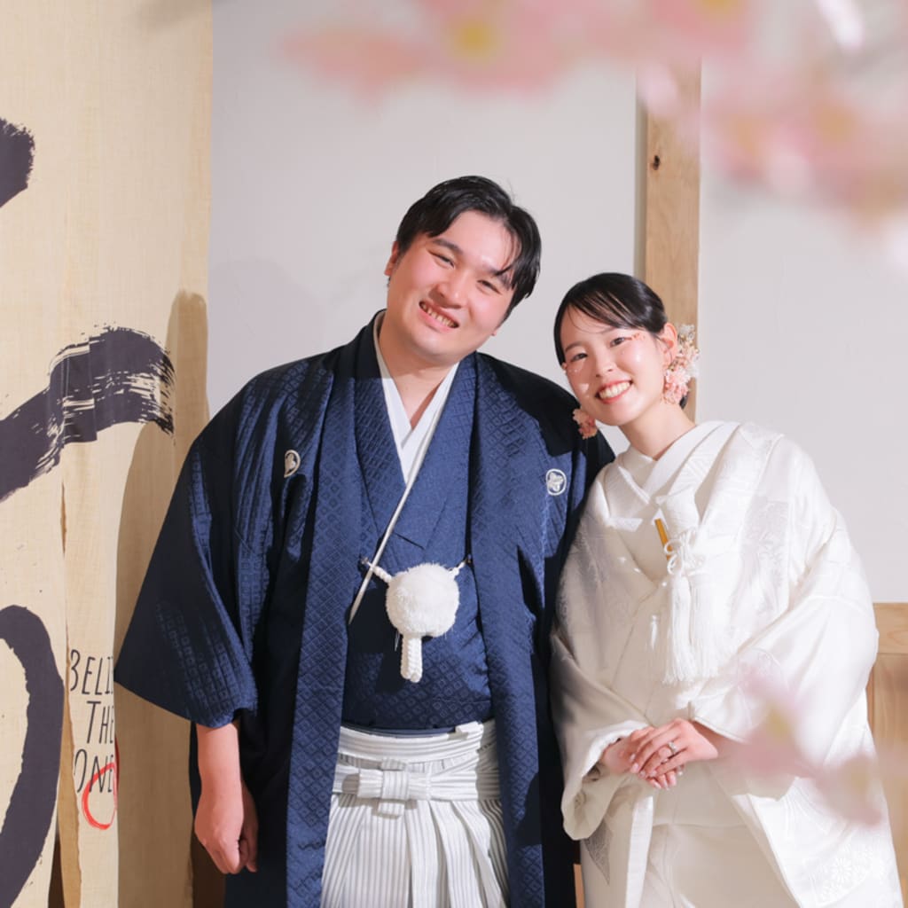 春の香りに包まれて - 満開の桜と共に笑顔あふれるウェディングフォト