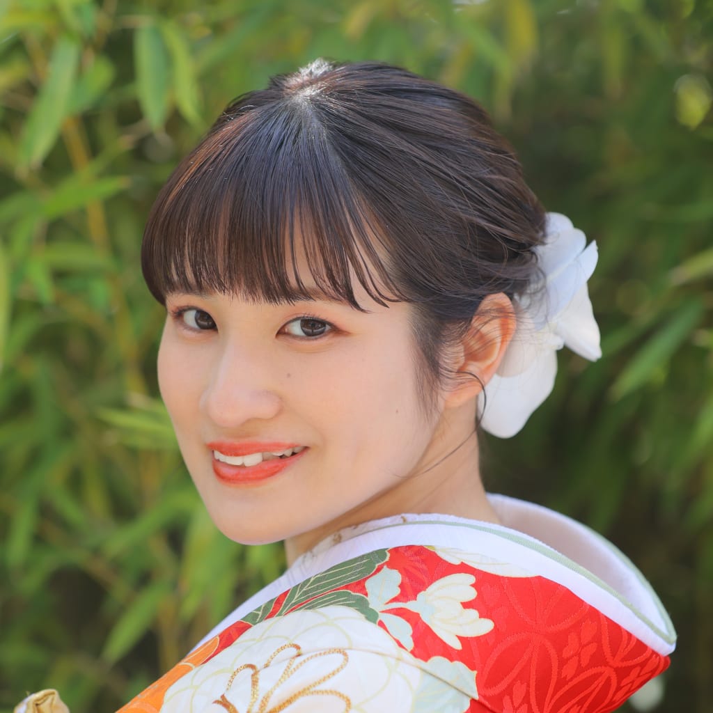 シンプルシニヨン