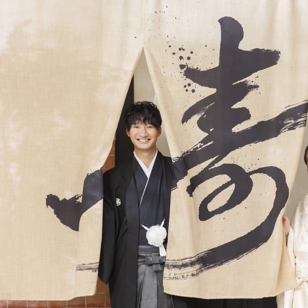 和装はスタジオ・洋装は思い入れのある大桟橋の組み合わせで