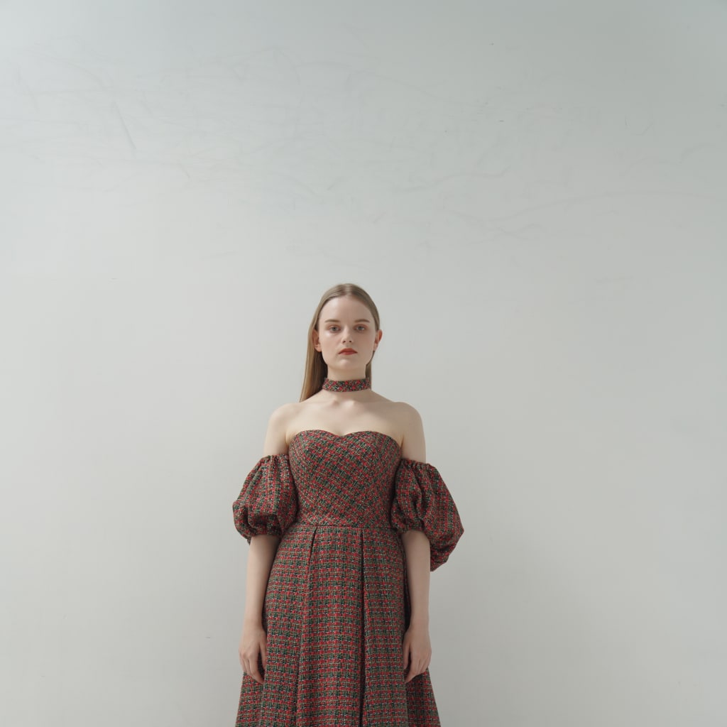 新作カラードレスの紹介