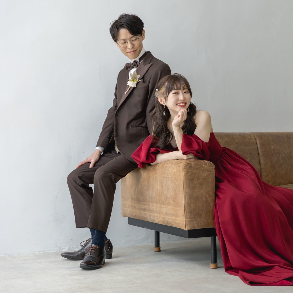 カラードレスもウエディングドレスもどっちも着たいって方へ...♡