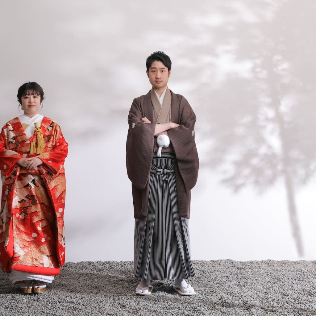 みなとみらい店の屋内庭園で　色打掛と白無垢どちらも満喫