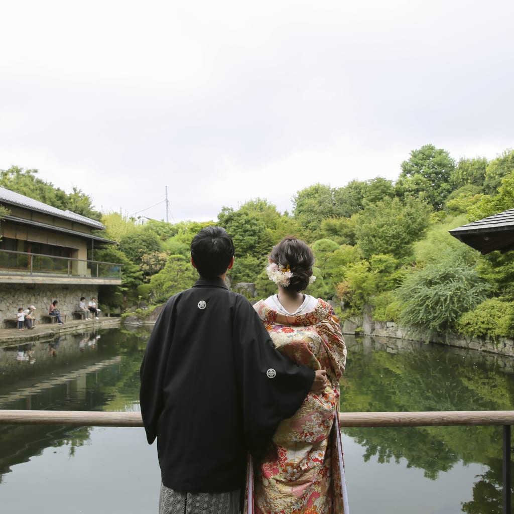 お二人のお祝いに訪れたのは？