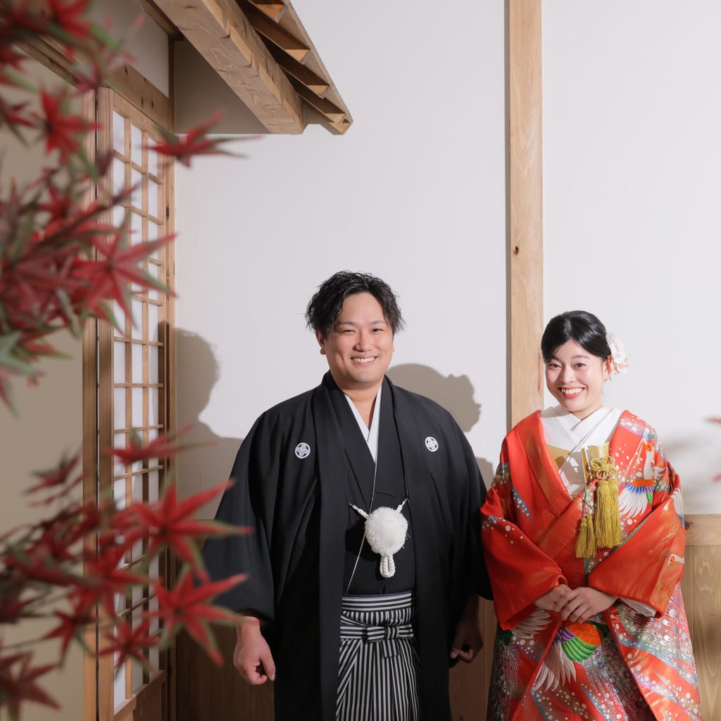 安心の屋内庭園スタジオで、結婚式直前のウェディングフォト
