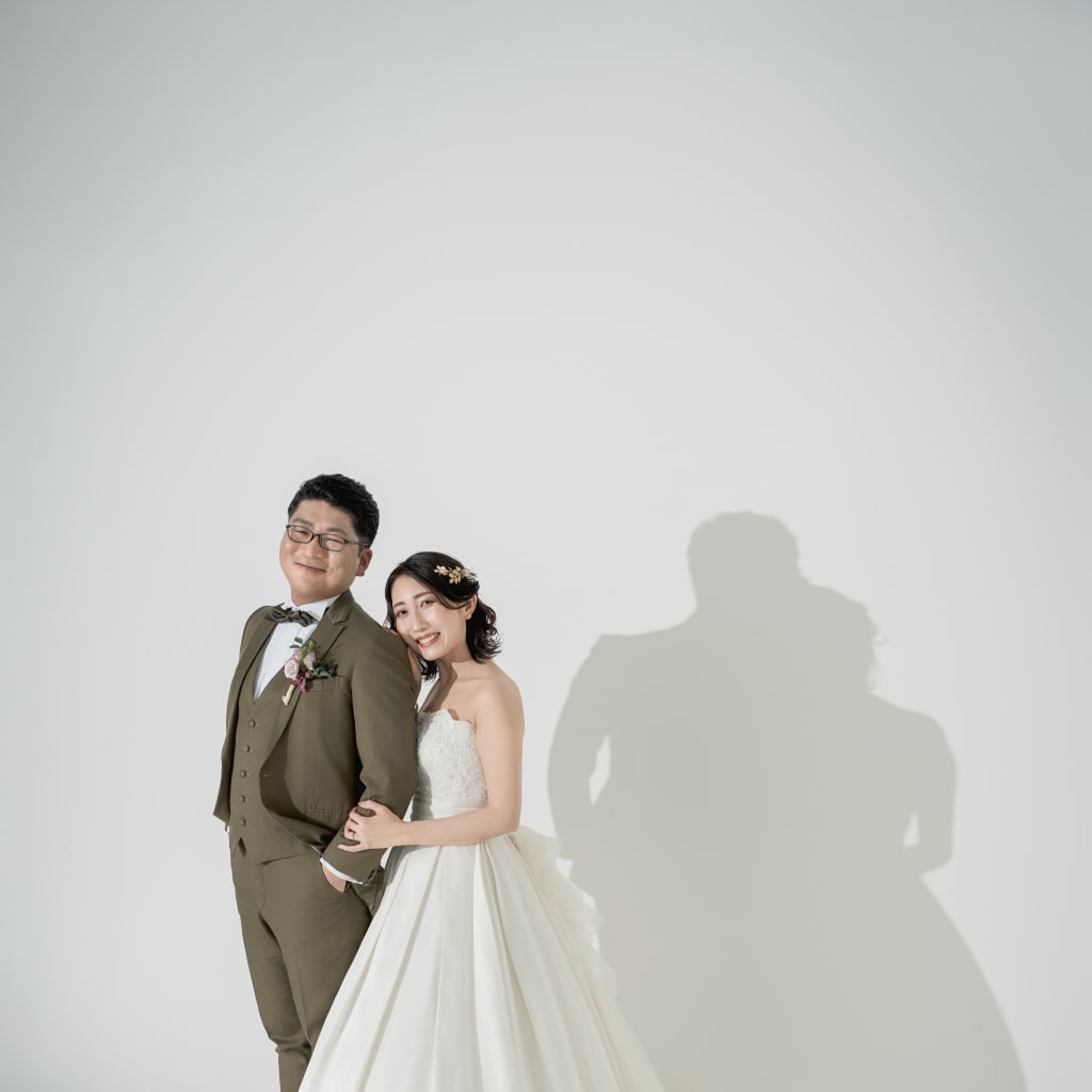 ２人らしいお写真を！洋装スタジオ